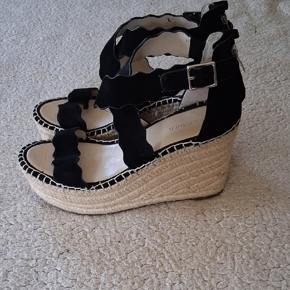Marc Fisher Black and Cream Wedge Sandals - Picture 3 of 7